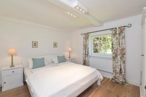 Kätchen am Schlossgraben - Schloss Gelting