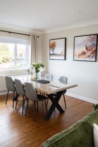 Drumbarna Hideaway with Hot Tub