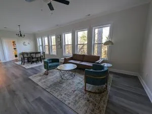 Lake View Bridgegate Family Couples Biz Retreat - Cumming