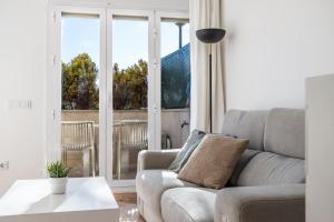 2 Estudios en La Romana Playa, uno con vista parcial mar y otro vista a la piscina