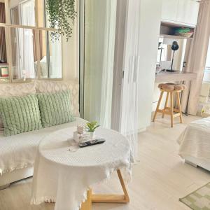 Rio West Tower - Azure Urban Resort Residences