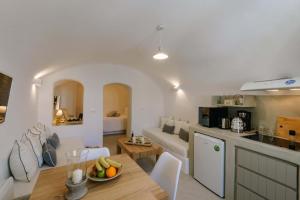 Kasteli Pyrgos Santorini Artemis