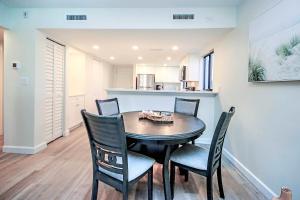 Stunning 2nd Story Beachfront Condo On Sanibel Island - Sandalfoot 2D2