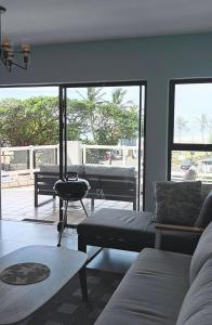 The Waves Beachfront Stay - Gleneagles