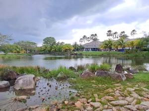 W&P Lakeside Homestay Sri Gading