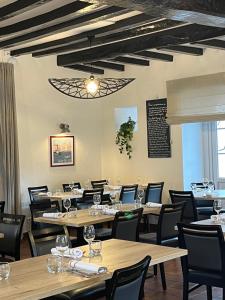 Hotels Logis Hotel du Chene : photos des chambres