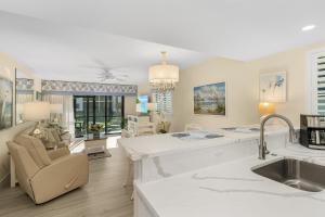 Ground Floor Sanibel Condo Steps To The Pool And Beach 4A1