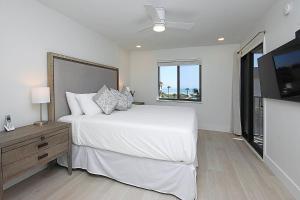 Breathtaking Gulf Views Sandalfoot Condo Sanibel Island 3A3