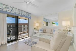 3rd Floor Sanibel Condo With Balcony And Beach Views 4B3