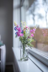 3 BDR House At Caledonia Luxe Stays Short Lets & Serviced Accommodation Livingston