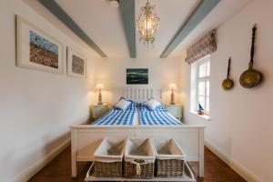 Deichhaus am Greetsieler Hafen "Uroma Jaaptje"