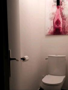 Maisons de vacances Le CoEuR du ViGnObLe Capacite 16 personnes max Venez partager un moment agreable en famille amis couples jeux Petanque jacuzzi : photos des chambres