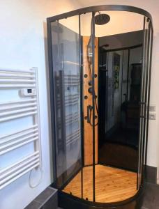 Maisons de vacances Le CoEuR du ViGnObLe Capacite 16 personnes max Venez partager un moment agreable en famille amis couples jeux Petanque jacuzzi : photos des chambres