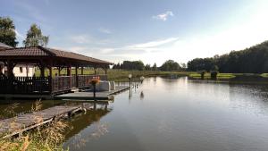 Tawerna Pod Kotwicą pokoje i domy wakacyjne