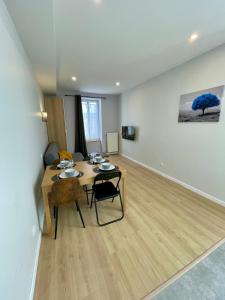 Appartements Appart-Village Le vieux Vichy centre T1,T2,T3 - Parking - Thermes : photos des chambres