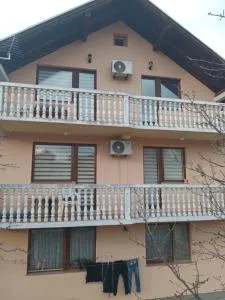 Guesthouse Behar - Hotonj