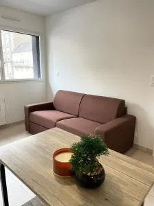 Studio en plein cœur de Fougères avec parking privée - 富热尔