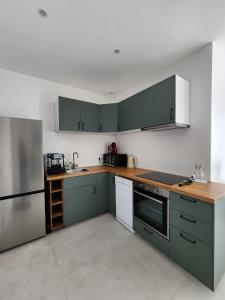 Studio lumineux avec grande terrasse et vue lac, Parking privé