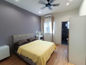 Empire Citystay at Moyan-4Queen