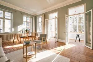 Villa Rosa - Charmante, große Altbauwohnung - Гандевітт