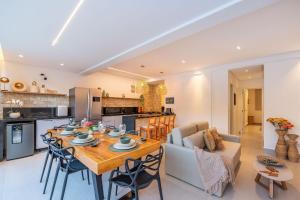 Luxo e Tranquilidade na Ponta do Mutá - 2 Suítes em Cond Pé na Areia!