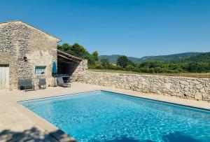Villas Provencal farmhouse in Luberon-s heart with pool : photos des chambres