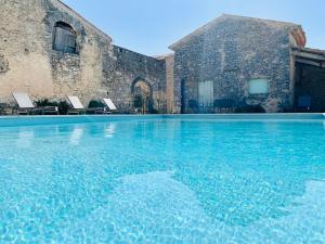 Villas Provencal farmhouse in Luberon-s heart with pool : photos des chambres