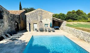 Villas Provencal farmhouse in Luberon-s heart with pool : photos des chambres