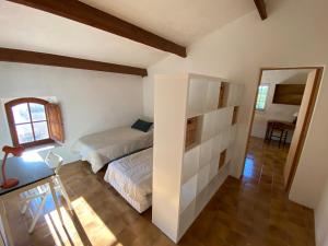 Villas Provencal farmhouse in Luberon-s heart with pool : photos des chambres