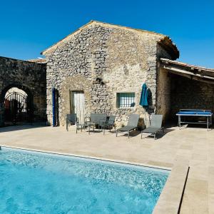 Villas Provencal farmhouse in Luberon-s heart with pool : photos des chambres