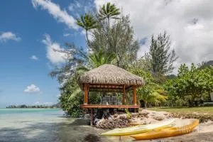 Villa Tiahura - 3BR Beachfront Villa - Hauru