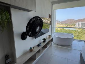 Suite con Lujoso Jacuzzi, Piso 14 y vista al mar
