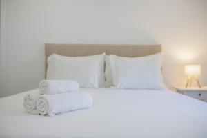 Olivais Modern by Homing