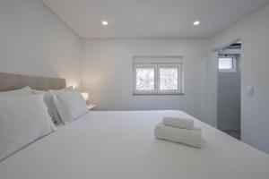 Olivais Modern by Homing