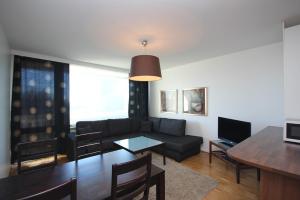 45m2 Sepänkatu 11, kaksio avaralla näköalalla merelle asti, parveke