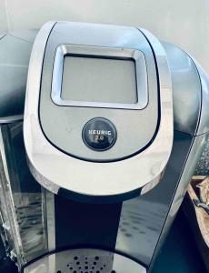 Beautiful private upstairs studio - USC, LAX, SOFI