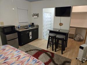 Private Cabin 1 bed and 1 bath