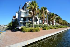 Quayside 1 Bedroom Apartment in Century City