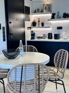 Lagonisi Luxury apartment 2 by the sea