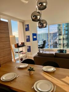 Modern 2 Bedrooms Downtown Montreal