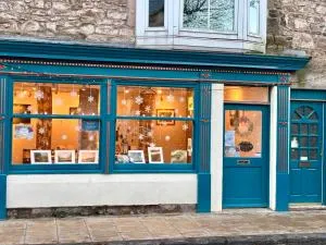 Cheviot House Gallery And Guest Rooms - Kirk Yetholm