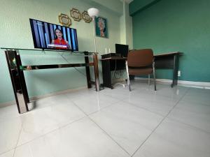 Espacioso con oficina y internet de alta velocidad