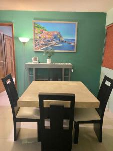 Espacioso con oficina y internet de alta velocidad