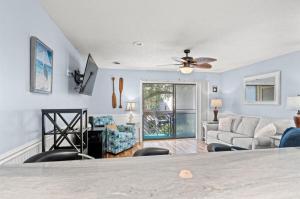 Cozy Beach Condo - Steps to Ocean