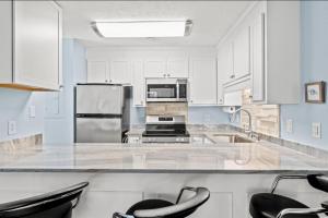 Cozy Beach Condo - Steps to Ocean