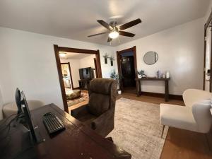 Cozy Craftsman Home Near UW and Downtown