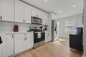 20 Percent off House with Patio Glassroom & Grill