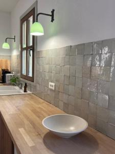 Villas Stylish villa with large pool and stunning views : photos des chambres