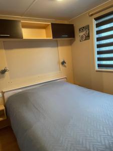 Campings 600m de la plage - Mobilhome Loka 4 personnes camping Goelands 3 etoiles : photos des chambres