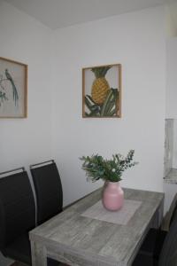 Leer, Haus Benefit